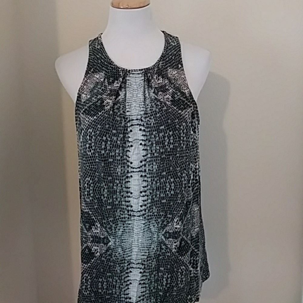 🎉Final Price🎉 Tart Exposed Zipper on Back Tank